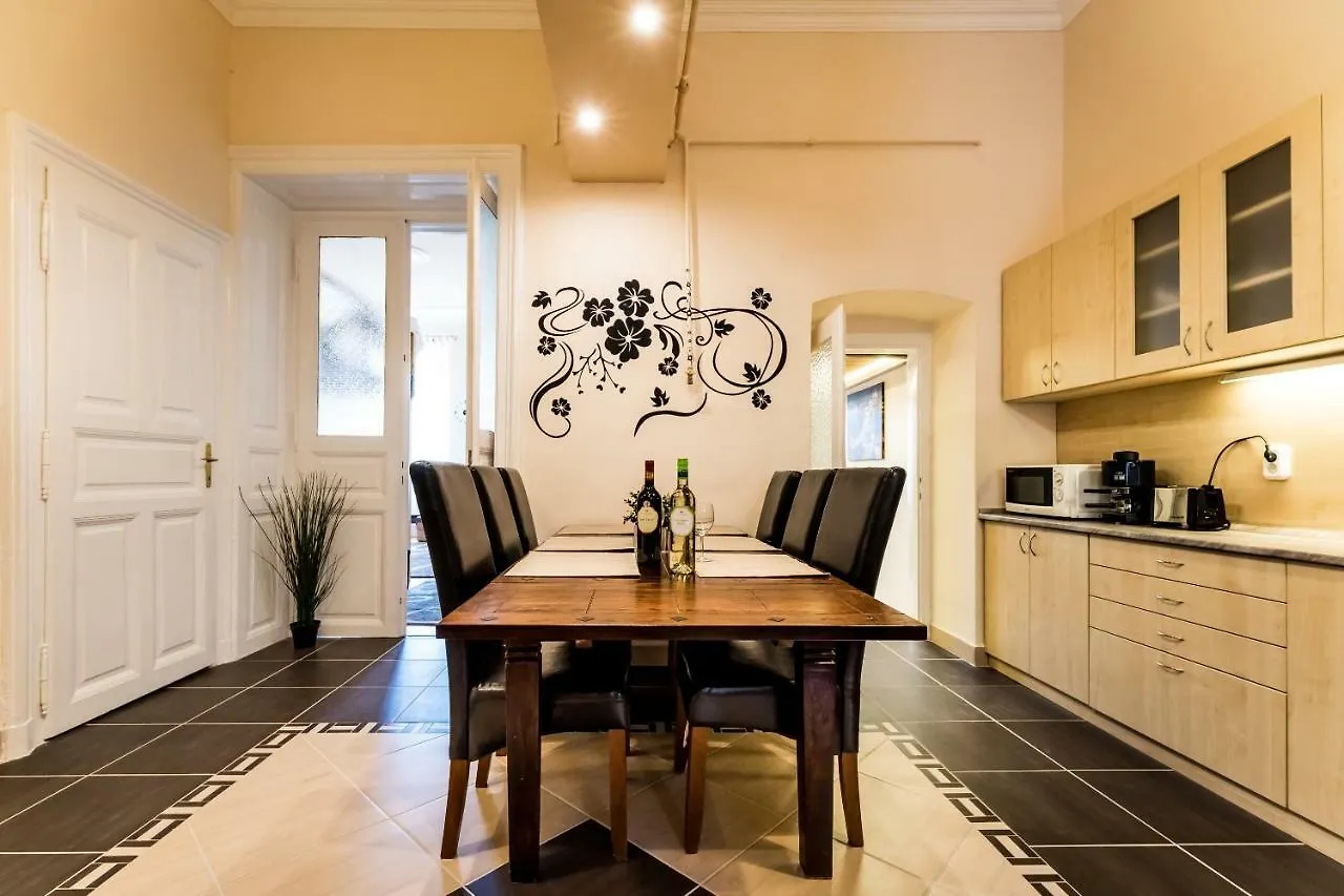 Bpr A2 Downtown Comfy Apartment 부다페스트