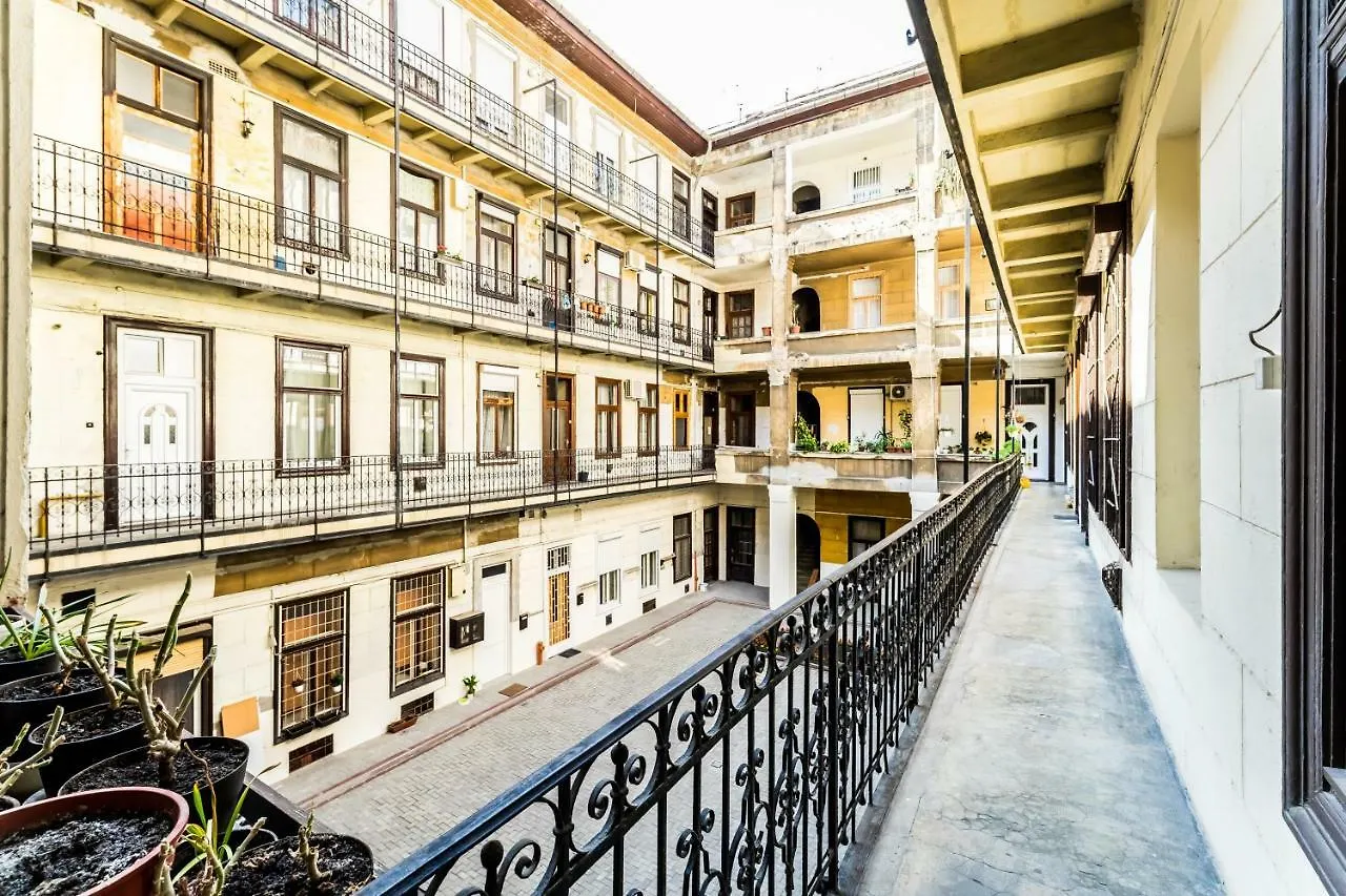 Bpr A2 Downtown Comfy Apartment 부다페스트