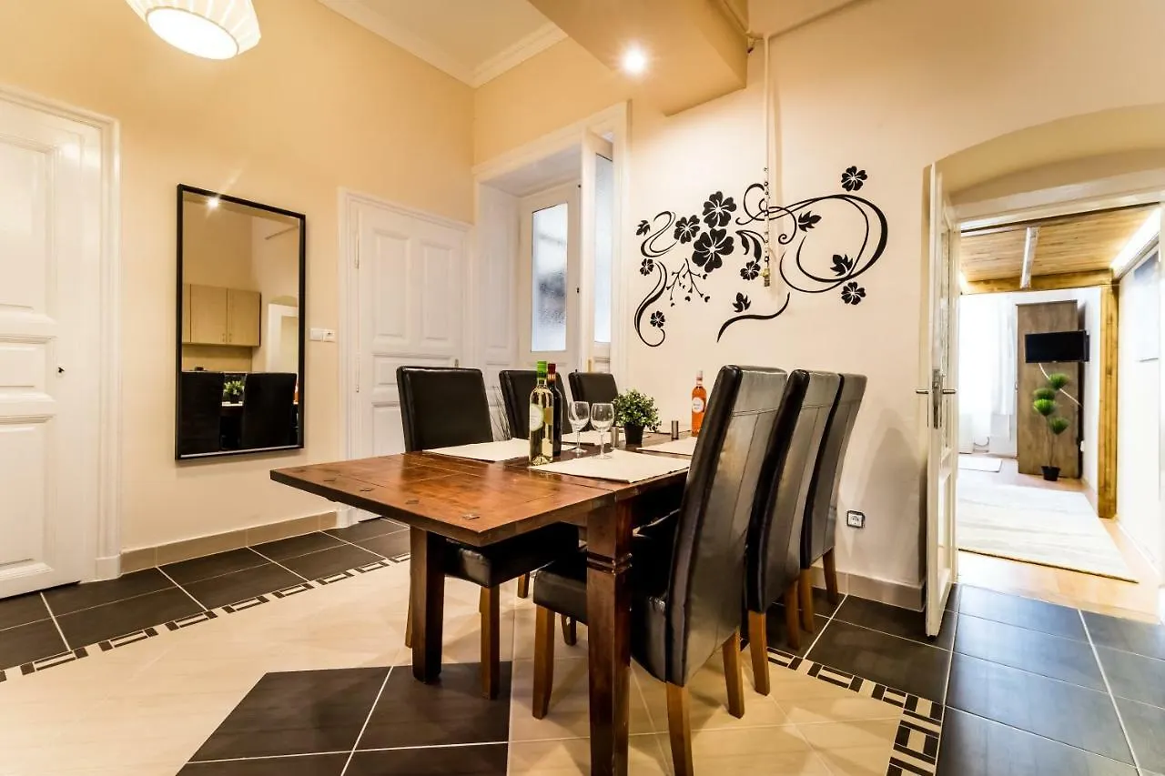 Bpr A2 Downtown Comfy Apartment 부다페스트